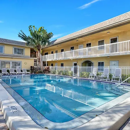Walk To Beach & Dining | Condo/Pool/Stay Local
